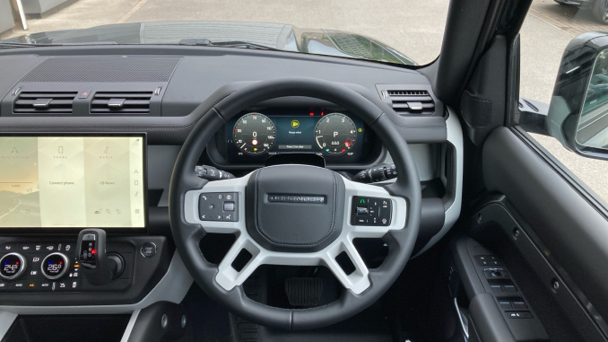 Land Rover Defender 3.0 D350 X-Dynamic HSE 130 5dr Auto Diesel Estate - Image 15